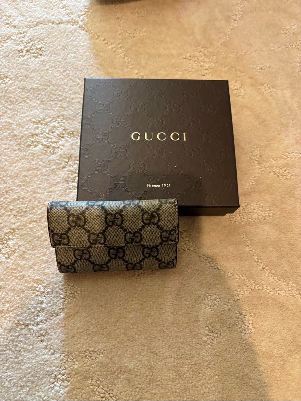Gucci Beige and Brown GG Monogram Fold Wallet. Removable card holder (13 cards)